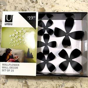 Umbra Wallflower Wall Decor Set of 25 NIB
